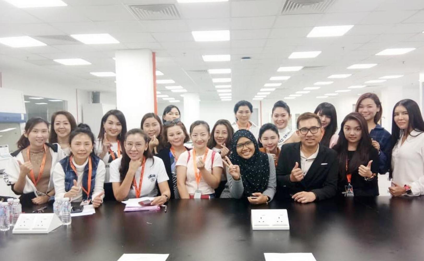 First Malaysian Beauty Academy Student Study in Thel Lab Of University